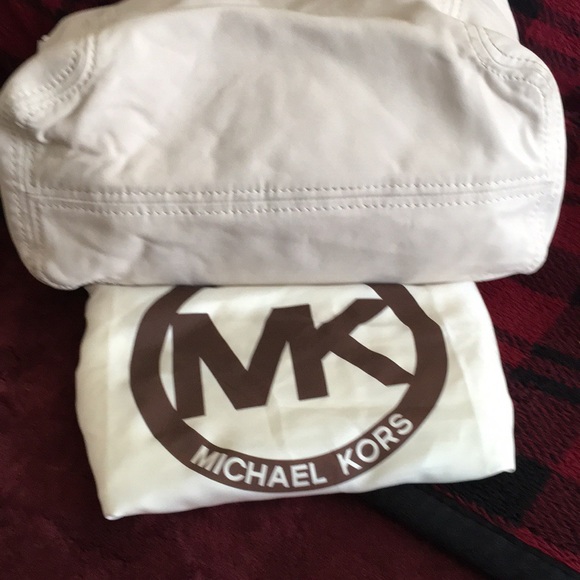 MICHAEL KORS HOBO - Picture 6 of 8